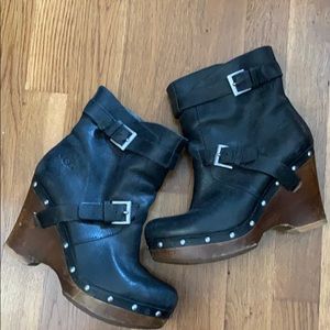 Ugg clog boots